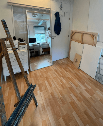 Behind the scenes in Mina's studio