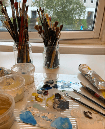 Behind the scenes in Mina's studio